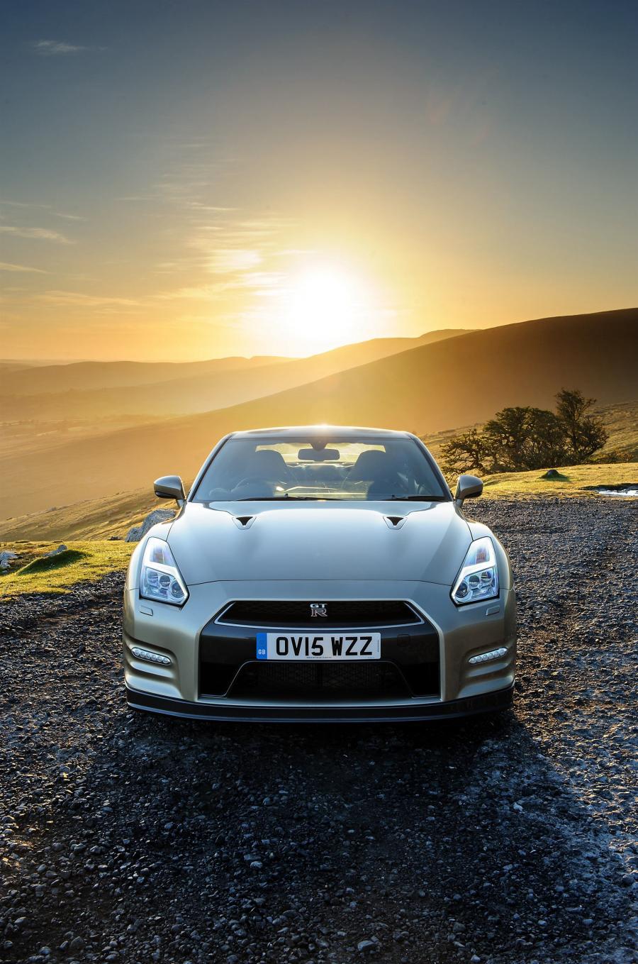  Nissan GT-R 45th Anniversary 2015 года  (UK) (фото 21 из 38)